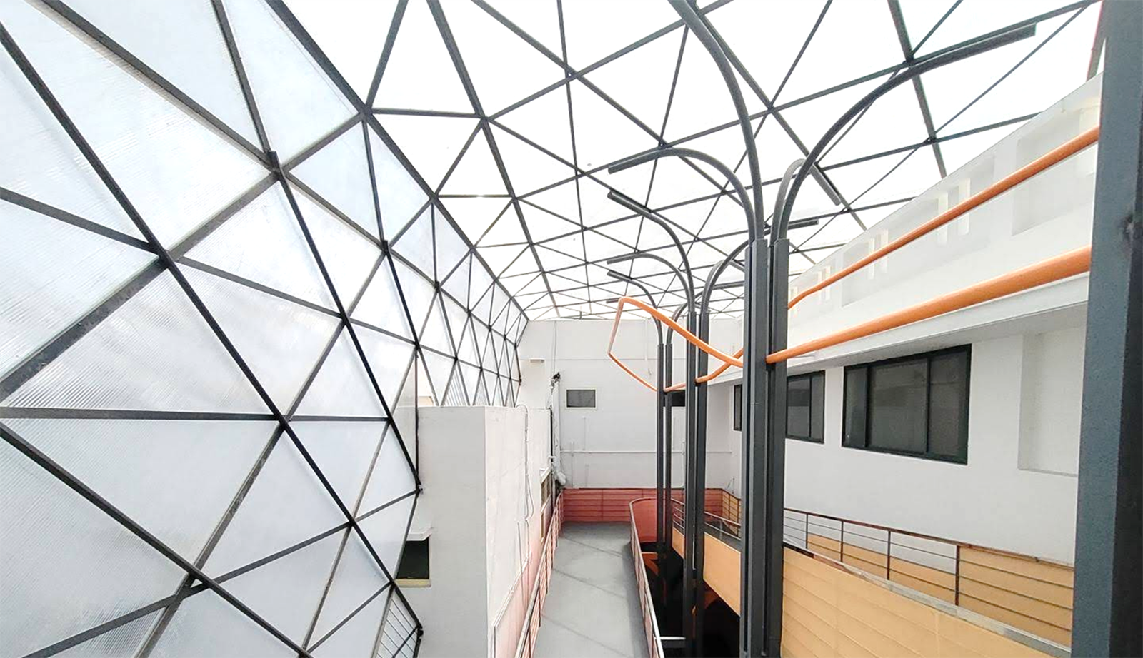 Hospice Roof Design, Coimbatore by Spacio TechTonics Consultants